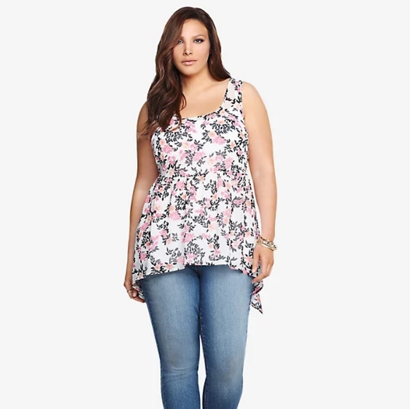 TORRID'S FLORAL BABYDOLL SHARKBITE TANK TOP - Picture 3 of 4